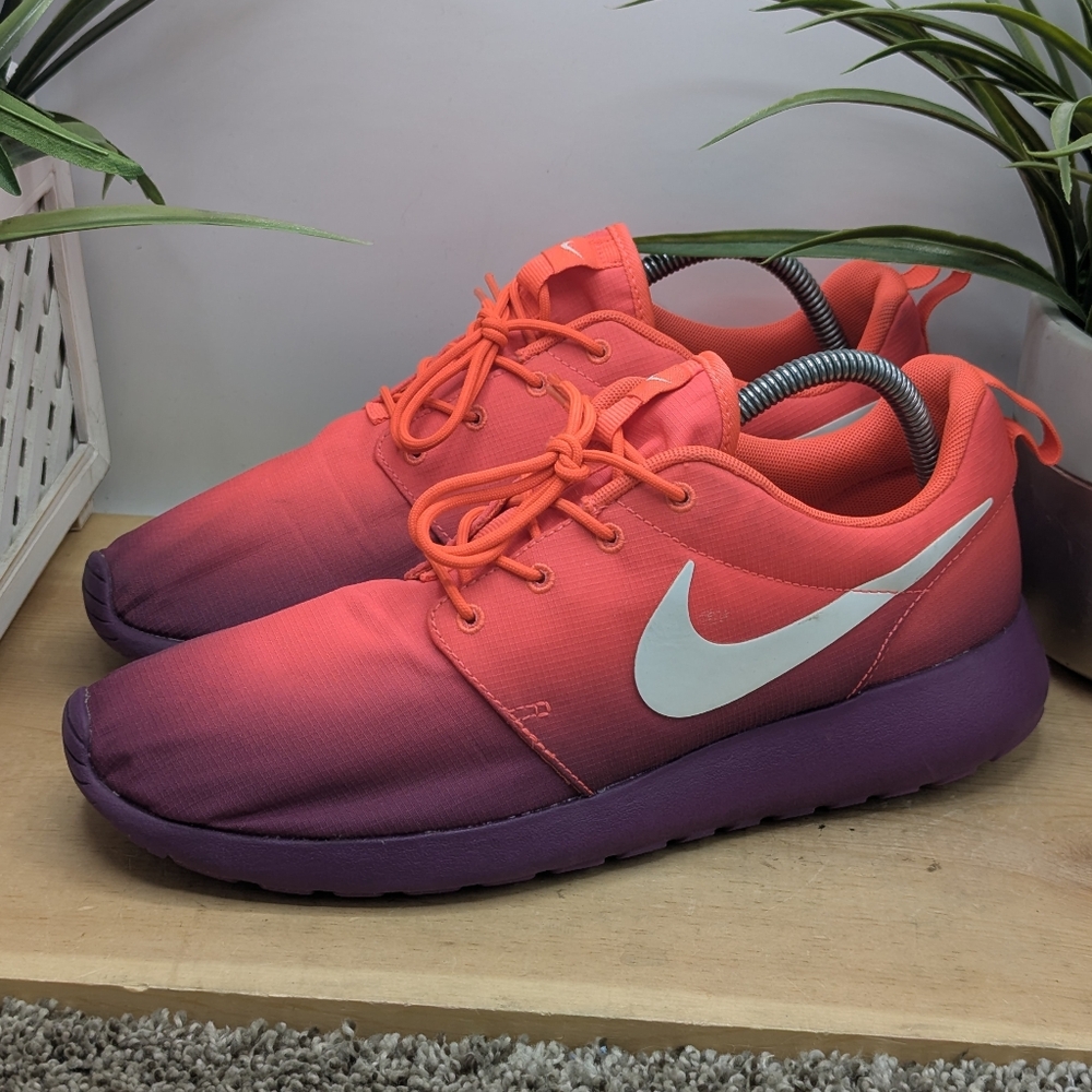 Nike Roche Run Women's Size 10 Running Shoes Purple Orange Casual Comfort